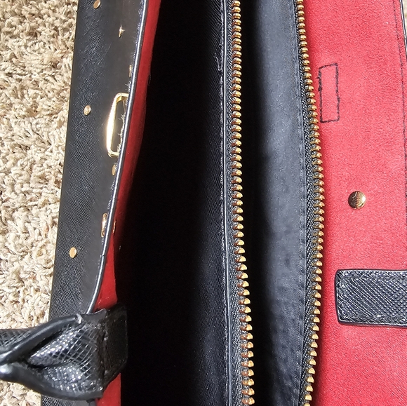 Black and Gold Stud Purse - Picture 3 of 8